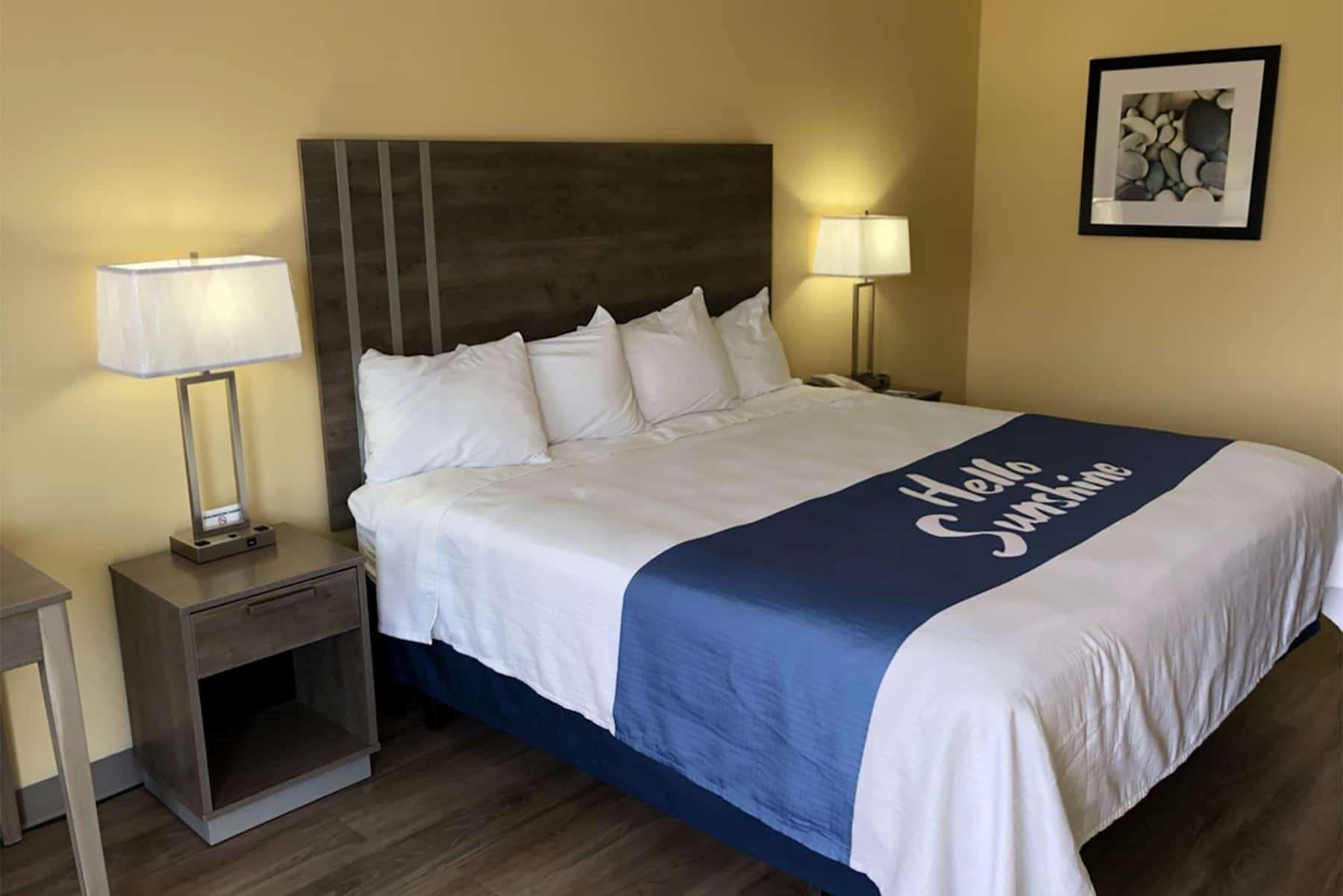 Days Inn By Wyndham Cape Carteret Near Emerald Isle Exterior photo