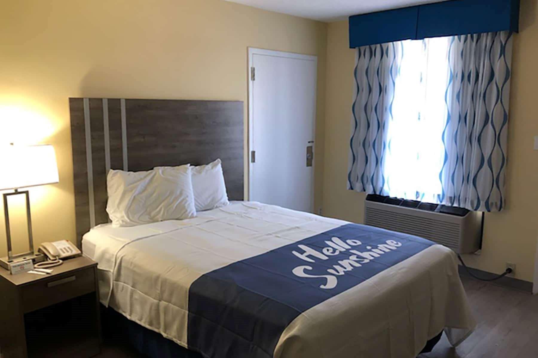 Days Inn By Wyndham Cape Carteret Near Emerald Isle Exterior photo